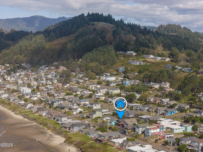 Charming, lovingly maintained Ocean View beach house in much - photo 31