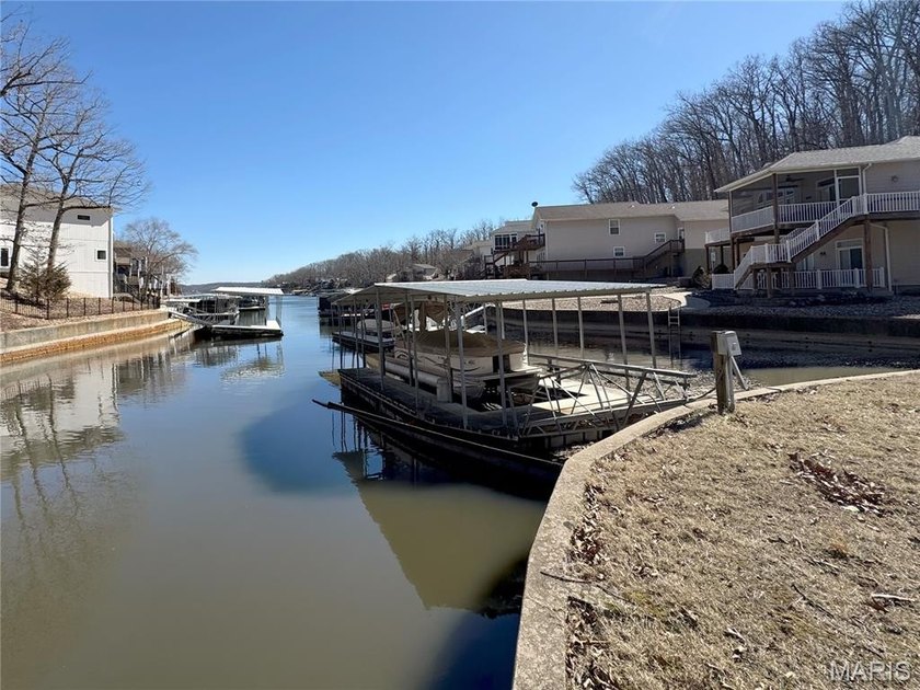 It's time to take a look at this one!!! Luxury lakefront living - photo 32