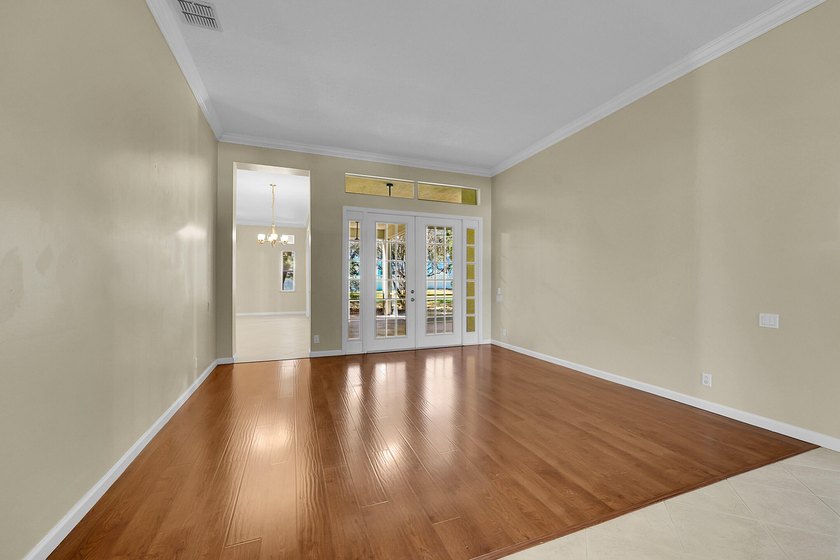 * * *Spacious 4-bedroom plus Den and Flex Room (that could - photo 5