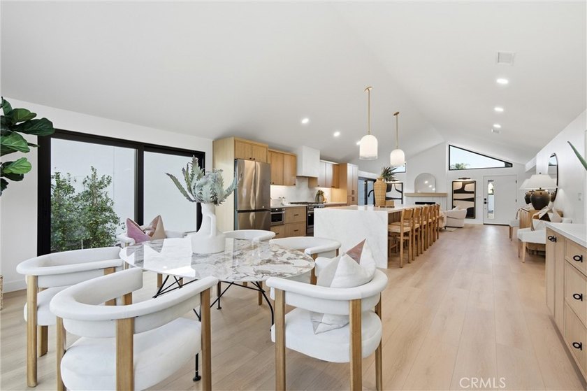 Welcome to 1788 Hawaii Circle, your own private mid century - photo 19