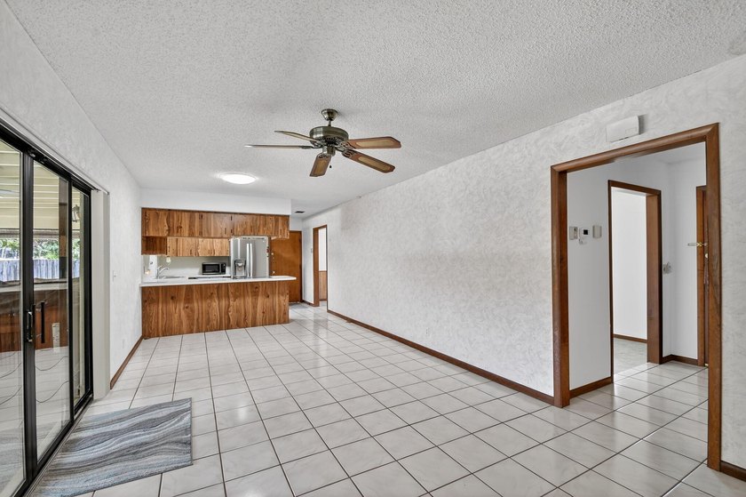 Perfect gathering home! Designed for both entertaining and - photo 19