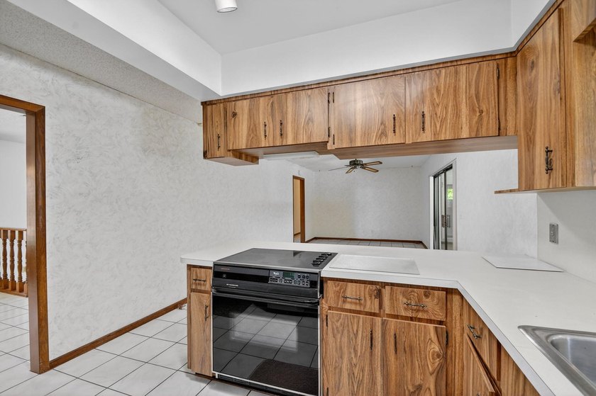 Perfect gathering home! Designed for both entertaining and - photo 24