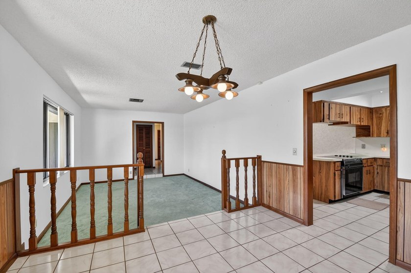 Perfect gathering home! Designed for both entertaining and - photo 26