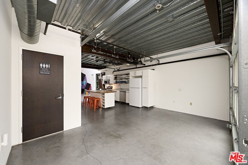 Experience the ultimate blend of creativity and coastal living - photo 14