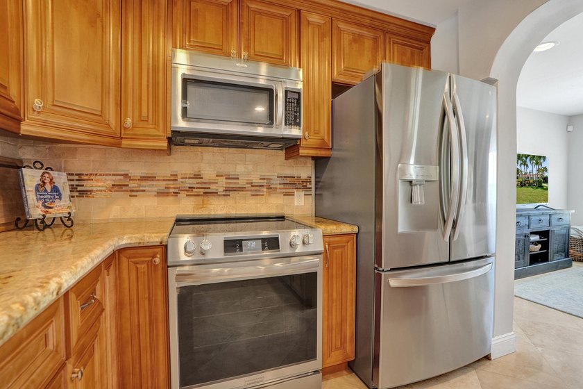 Welcome to this spacious single-story updated home on a corner - photo 15