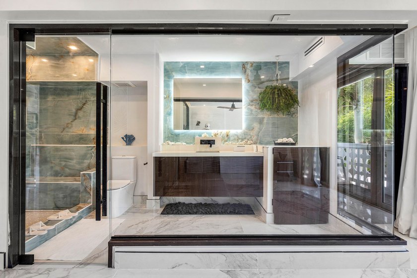 Stunning second-floor waterfront condo with breathtaking views - photo 15