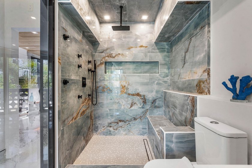 Stunning second-floor waterfront condo with breathtaking views - photo 17