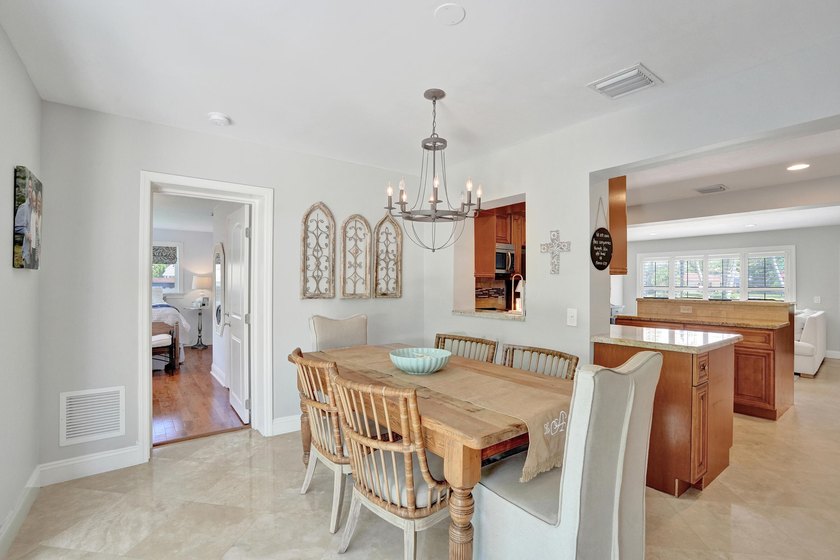 Welcome to this spacious single-story updated home on a corner - photo 19