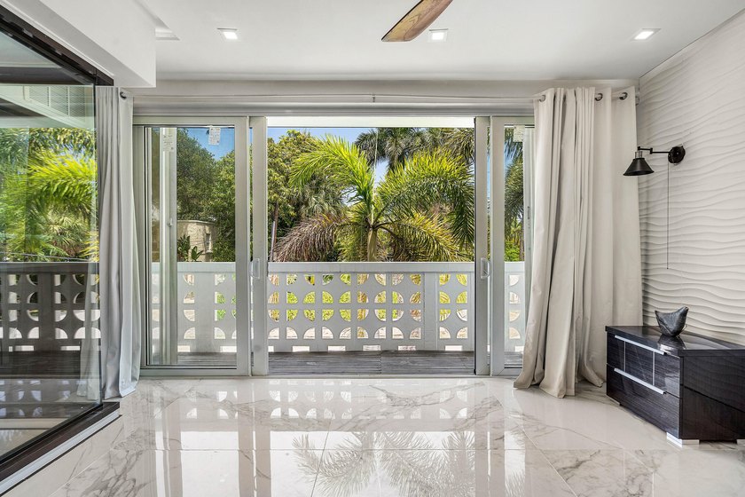 Stunning second-floor waterfront condo with breathtaking views - photo 19