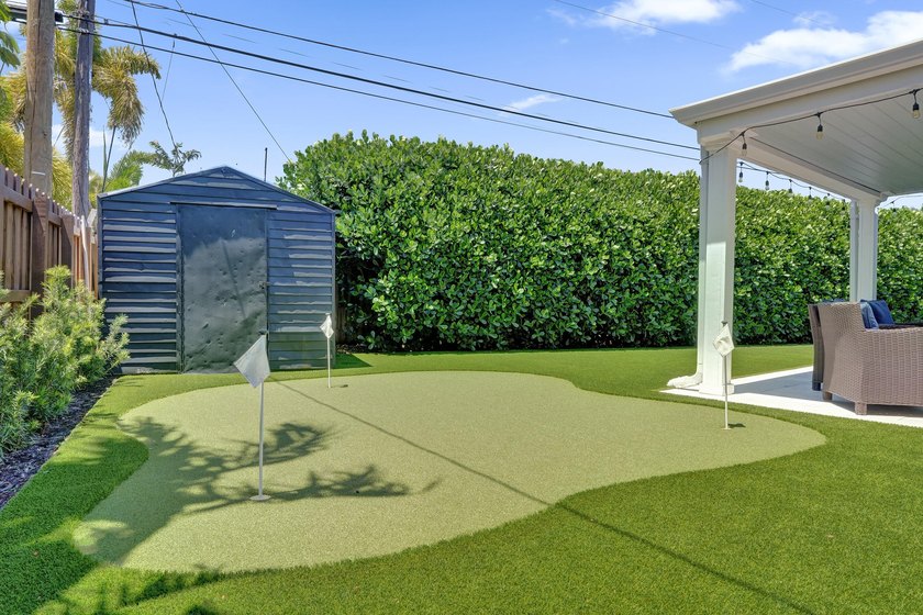 Welcome to this spacious single-story updated home on a corner - photo 24