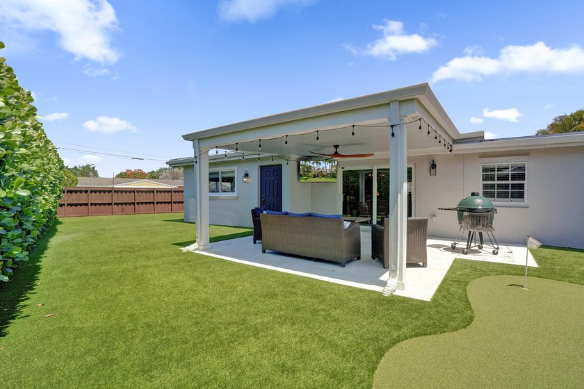 Welcome to this spacious single-story updated home on a corner - photo 26