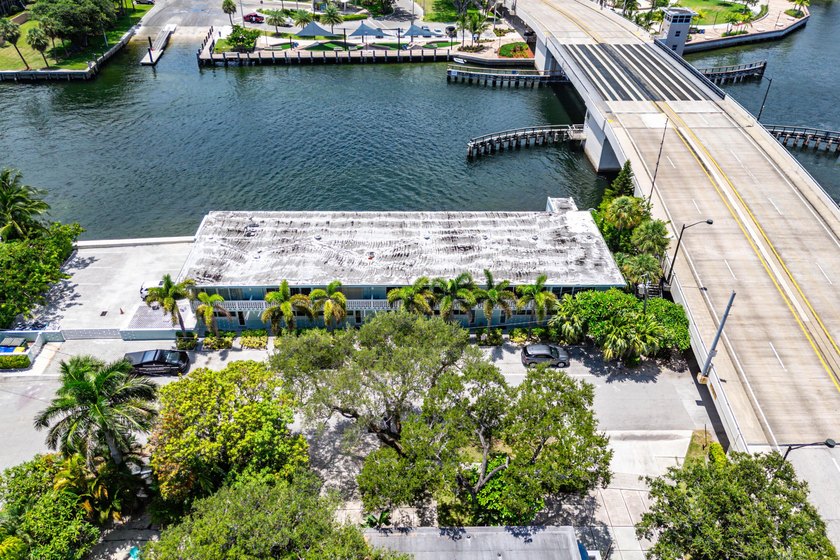 Stunning second-floor waterfront condo with breathtaking views - photo 28