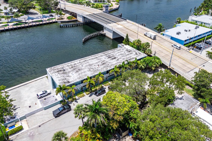 Stunning second-floor waterfront condo with breathtaking views - photo 29