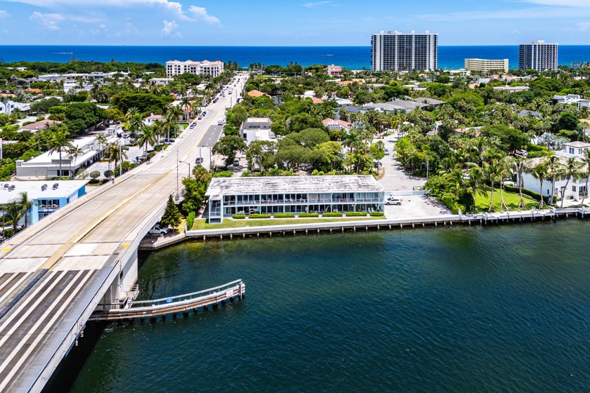 Stunning second-floor waterfront condo with breathtaking views - photo 32