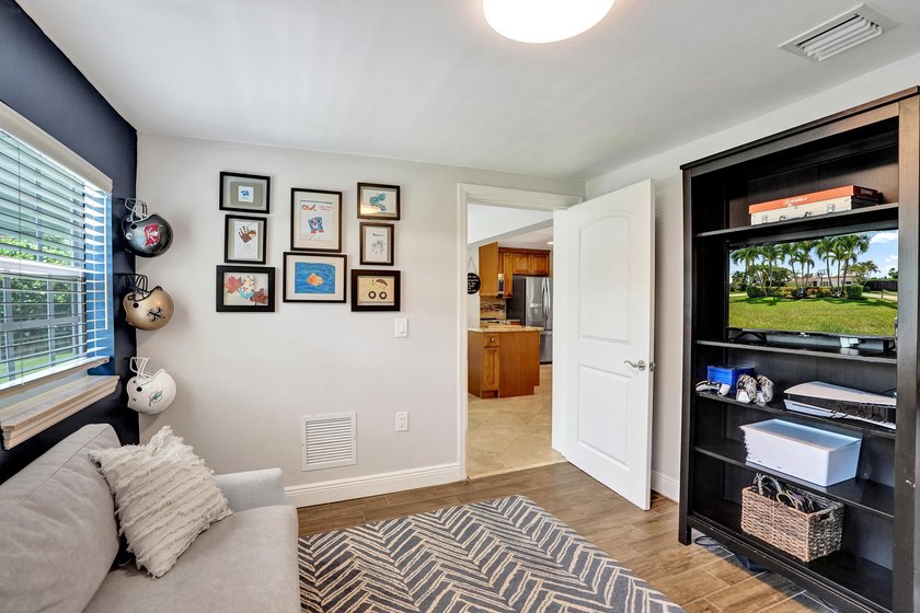 Welcome to this spacious single-story updated home on a corner - photo 42