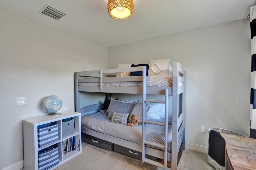 Welcome to this spacious single-story updated home on a corner - photo 48