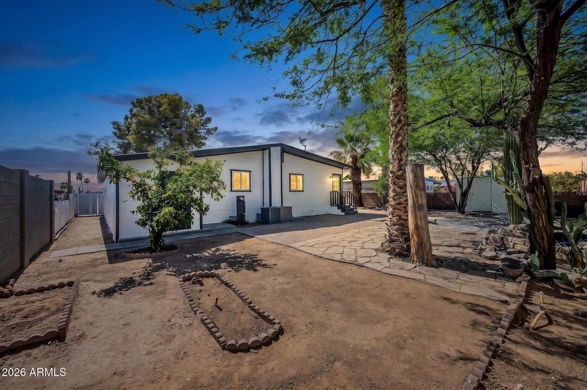 Beautifully remodeled and adorable home in the active adult - photo 2