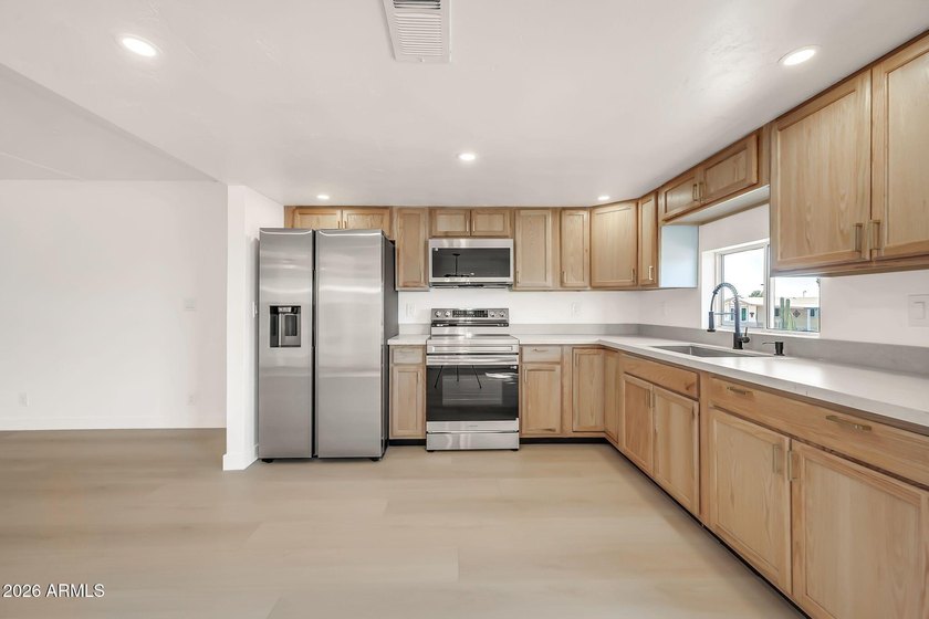Beautifully remodeled and adorable home in the active adult - photo 10