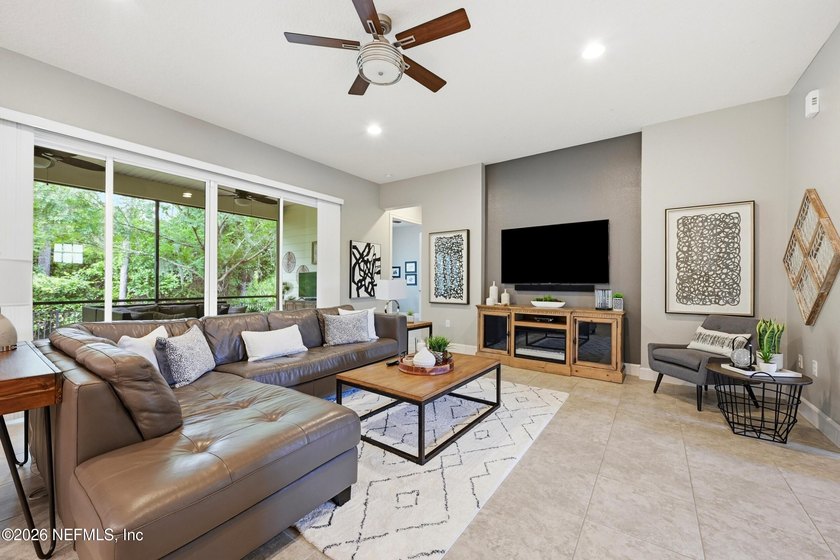 Welcome home to this beautifully maintained 3-bedroom - photo 6