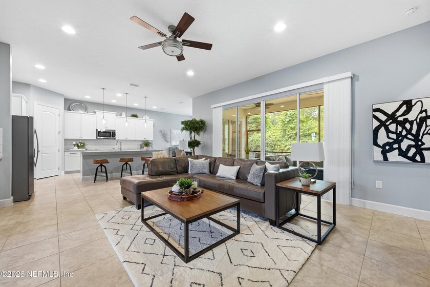 Welcome home to this beautifully maintained 3-bedroom - photo 7