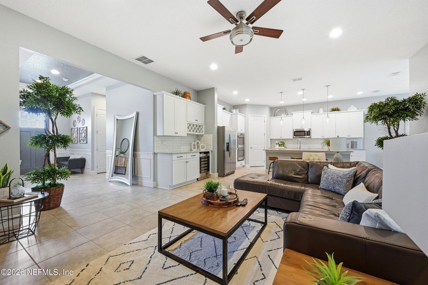 Welcome home to this beautifully maintained 3-bedroom - photo 8