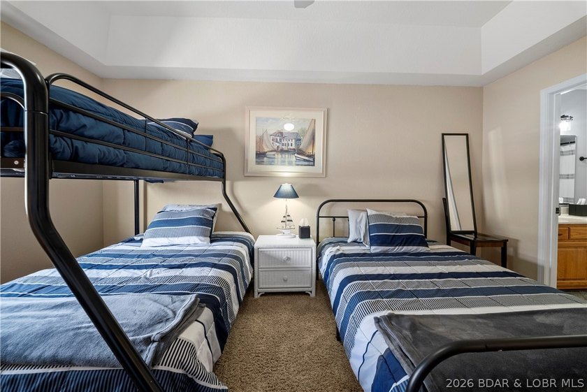 Bright, top-floor 3BR condo on Horseshoe Bend offering - photo 15