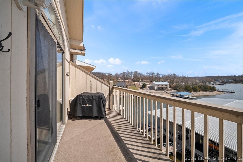 Bright, top-floor 3BR condo on Horseshoe Bend offering - photo 22