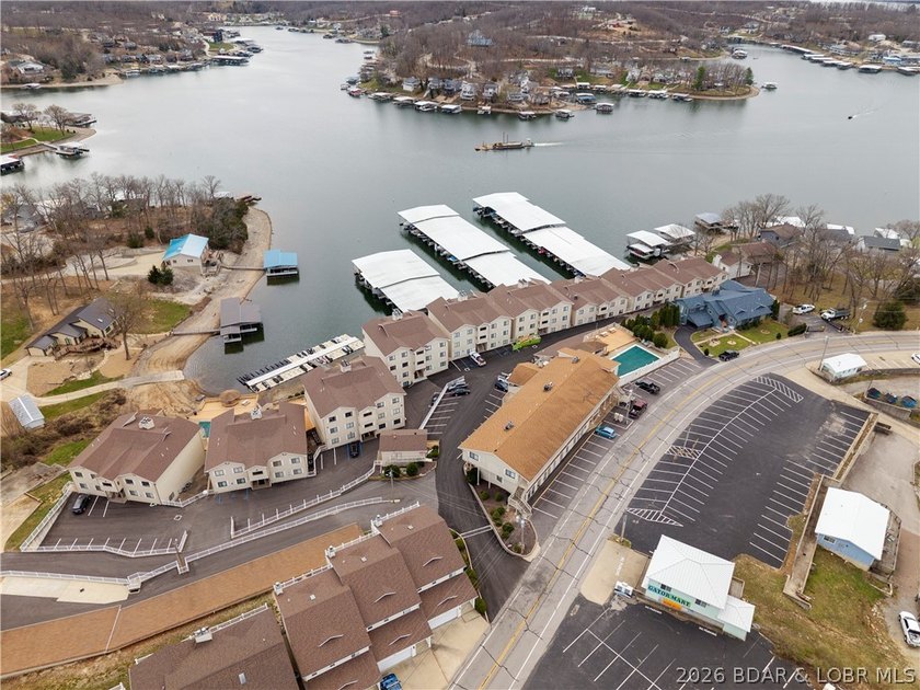 Bright, top-floor 3BR condo on Horseshoe Bend offering - photo 26