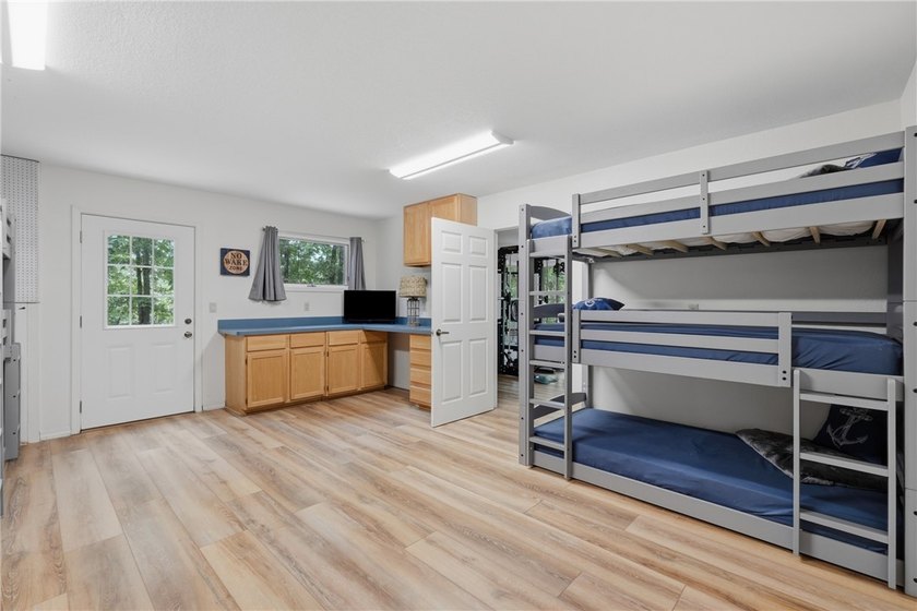 Discover an exceptional single-family residence in the quiet and - photo 44