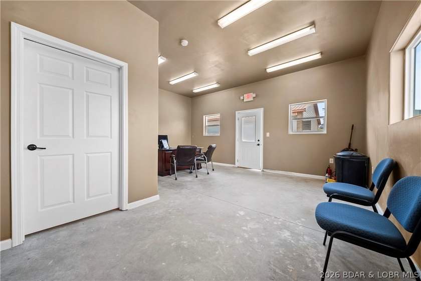 Prime investment opportunity with an established storage - photo 13