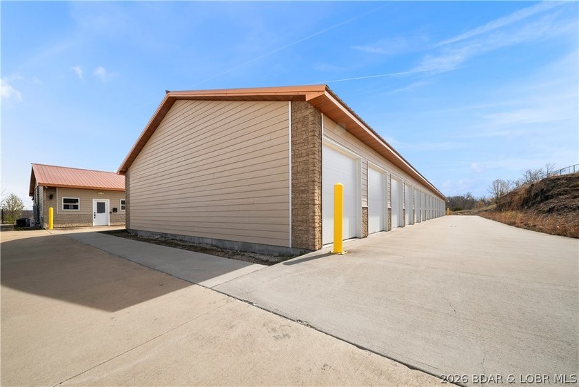 Prime investment opportunity with an established storage - photo 18