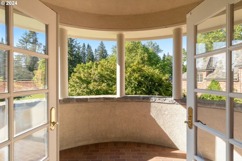 Stunning 62+ Acre English Manor Estate with Unparalleled Privacy - photo 20