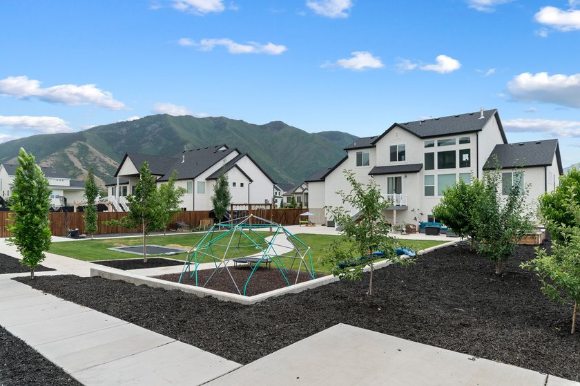 OPEN HOUSE Saturday, July 11, 11:00 AM1:00 PM! Come fall in love - photo 36