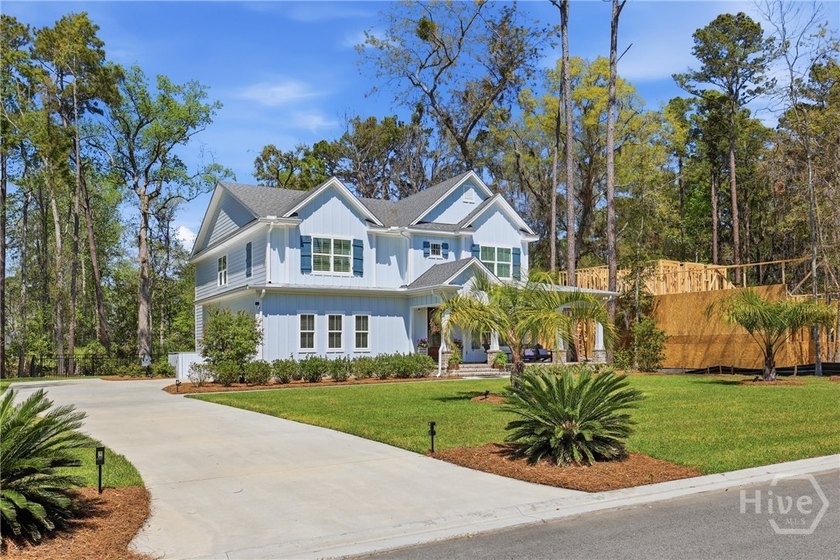 Welcome to luxury Lowcountry living in the highly sought-after - photo 2