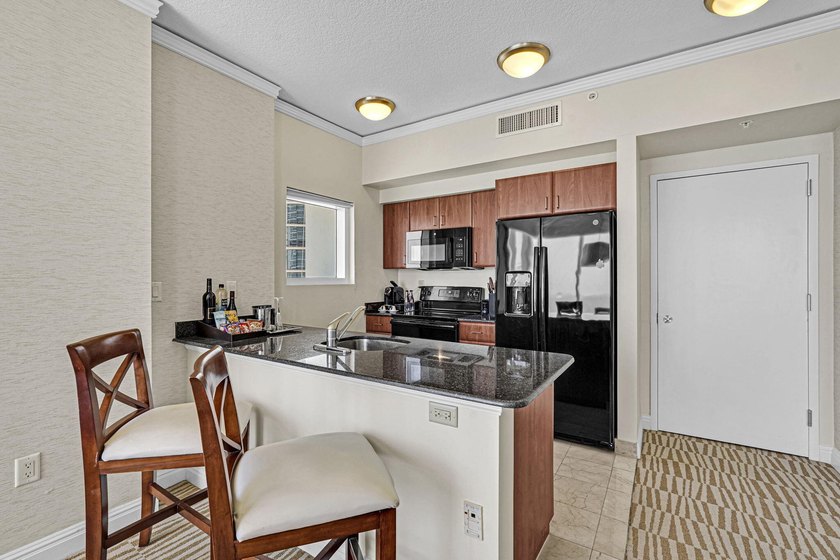 Exceptional opportunity to own a luxury direct oceanfront - photo 7