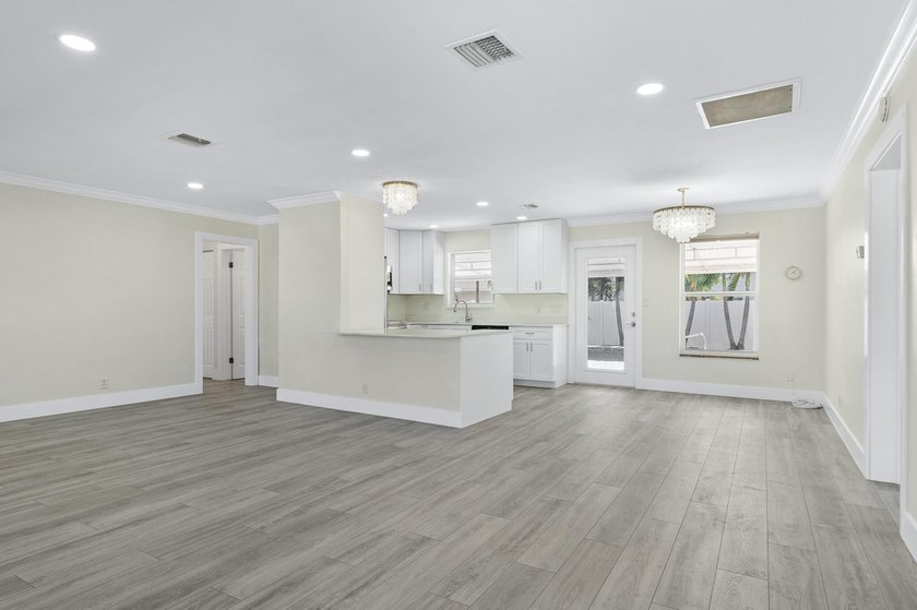 Completely updated and move-in ready, this 3-bedroom, 2-bath - photo 6