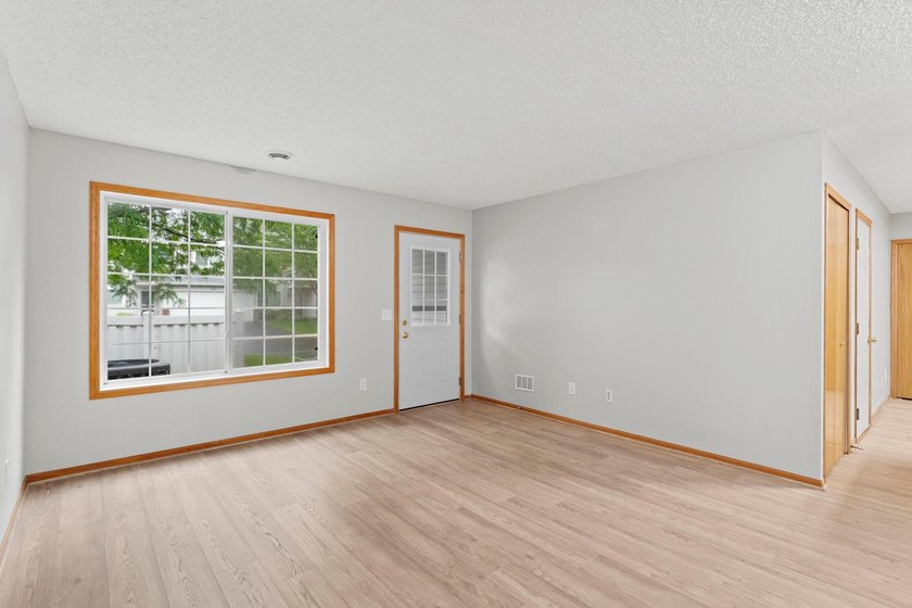 Discover the perfect blend of style and convenience in this - photo 13