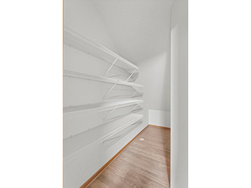 Discover the perfect blend of style and convenience in this - photo 18