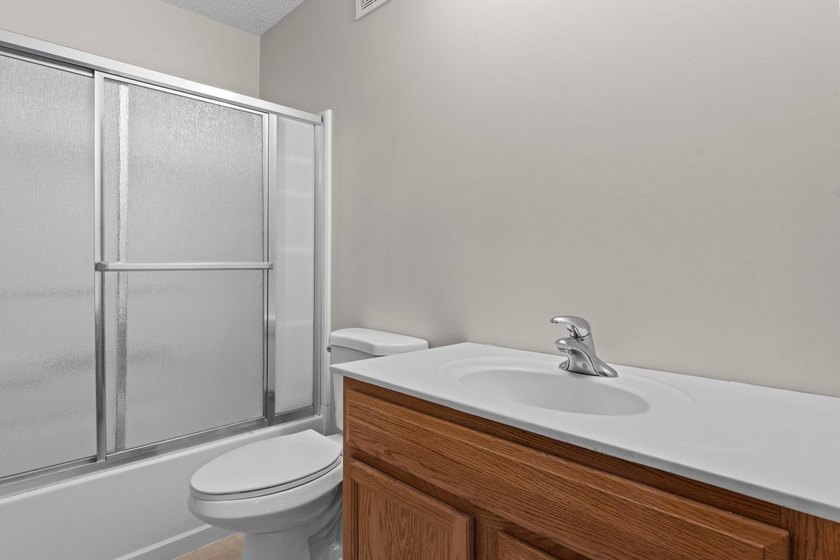 Discover the perfect blend of style and convenience in this - photo 24