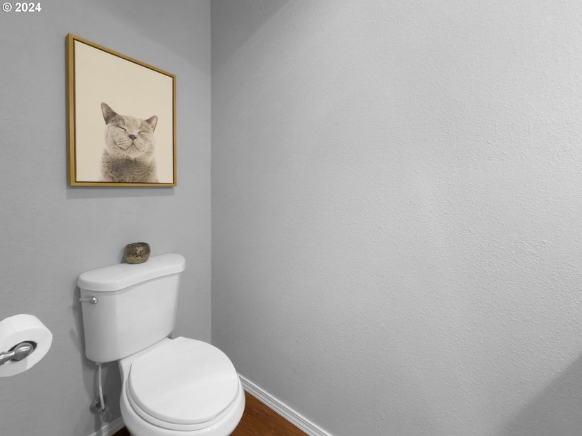 Charming Updated Townhouse in Desirable Harris Heights - Steps - photo 24