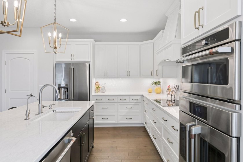 Architectural sophistication meets modern comfort in this - photo 22