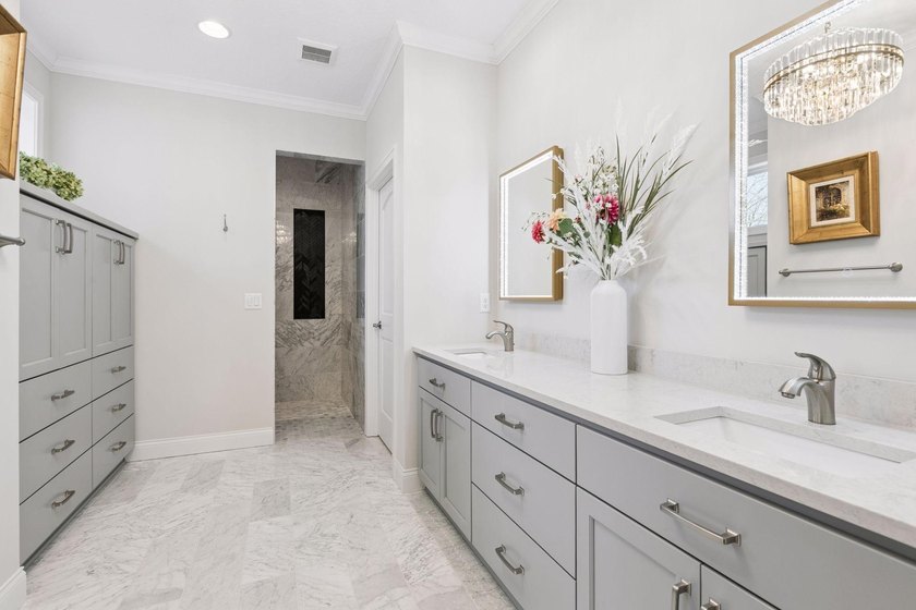Architectural sophistication meets modern comfort in this - photo 34