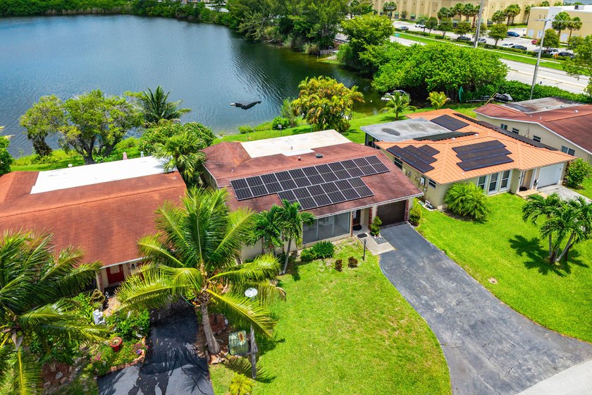 Discover this waterfront single-family home in the desirable - photo 4