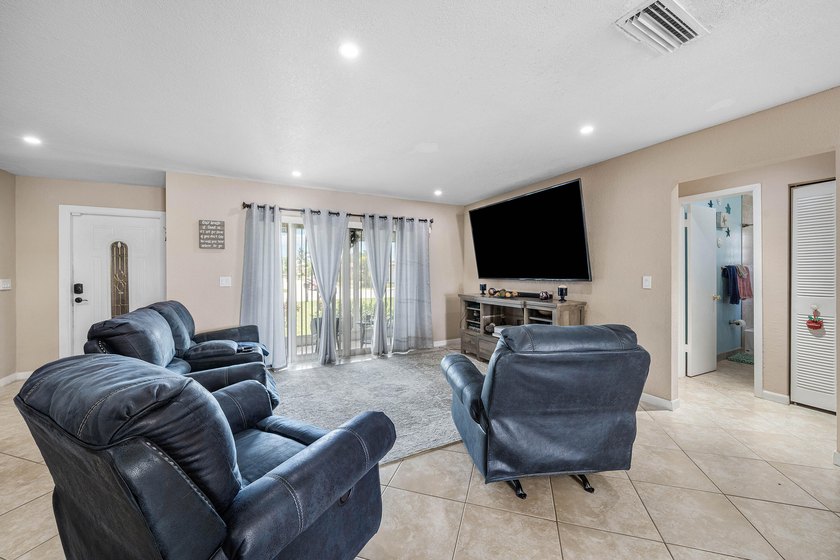 Discover this waterfront single-family home in the desirable - photo 10