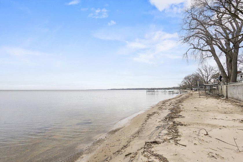 Premier bayfront property on Sunset Shores! Enjoy breathtaking - photo 34