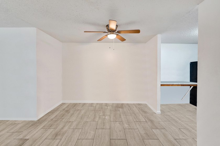 Exceptional opportunity to own a versatile residence in the - photo 6