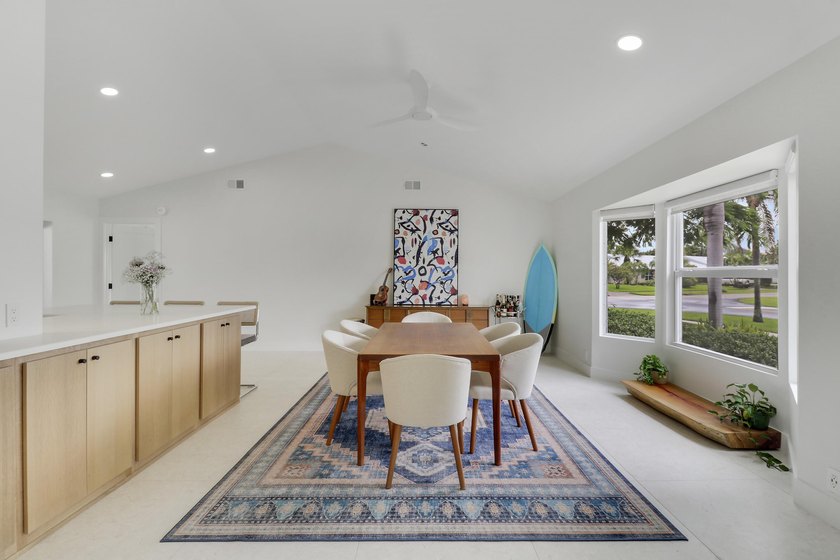 Welcome to 30 Chestnut Trail in the heart of Tequesta! This - photo 11