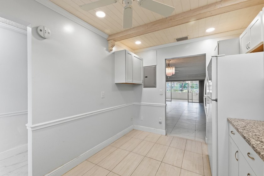 Bright and spacious 2BR/2BA corner condo in a desirable 55+ - photo 7