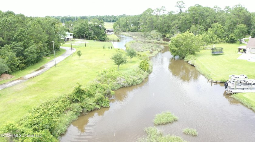 Rare opportunity to own TWO adjoining &amp; elevated waterfront lots - photo 5