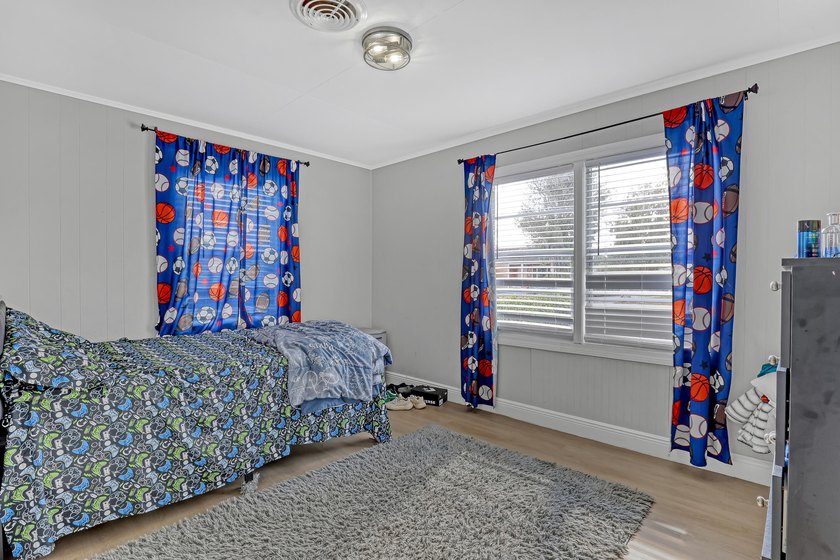 Well-maintained home located at 731 50th Street in West Palm - photo 12